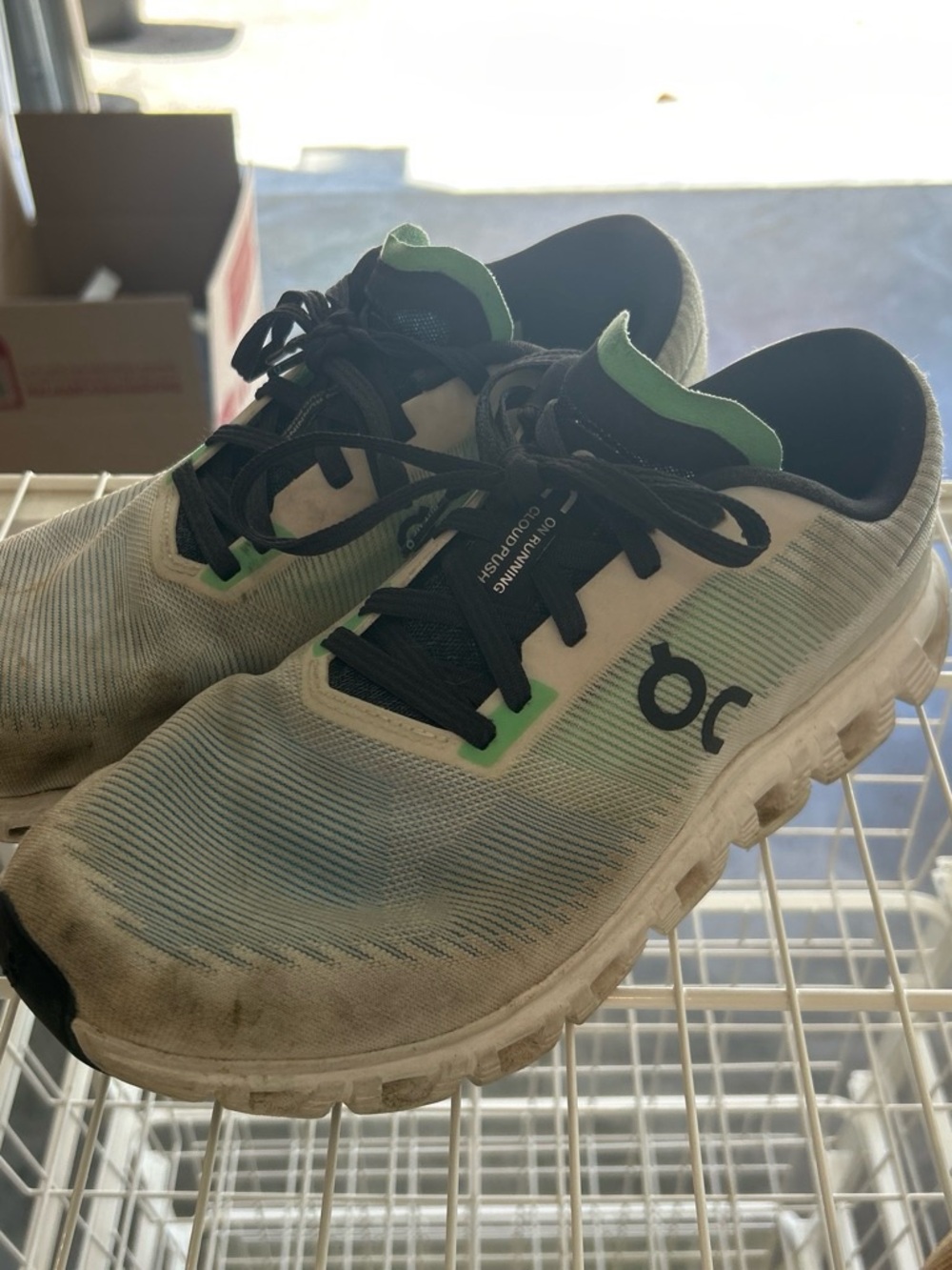 On Running Men's Light Green and Black Cloudrunning Shoes